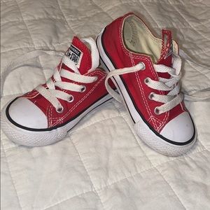 Size 6 toddler converse!